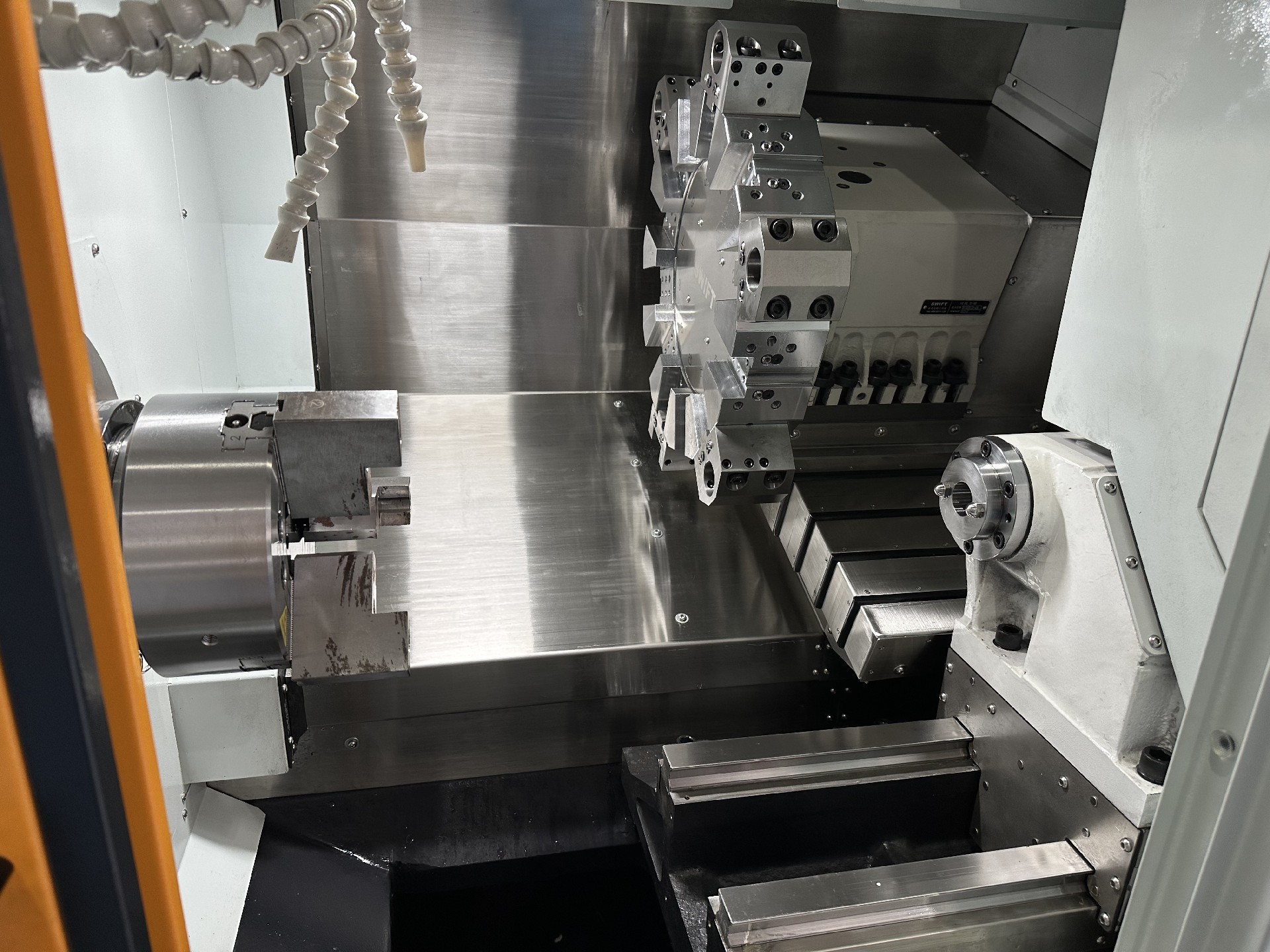 刀墖數(shu)控車牀(chuang)（可加工400長）